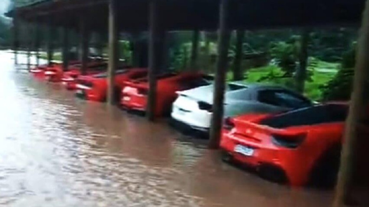 Ferraris aquáticas? Superesportivos são atingidos por alagamento em Santa Catarina
