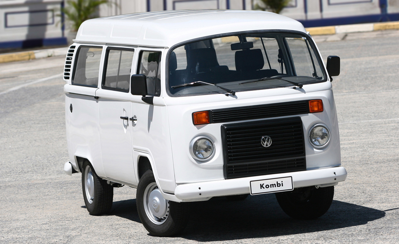 Kombi branca, para matéria sobre carros de professor.